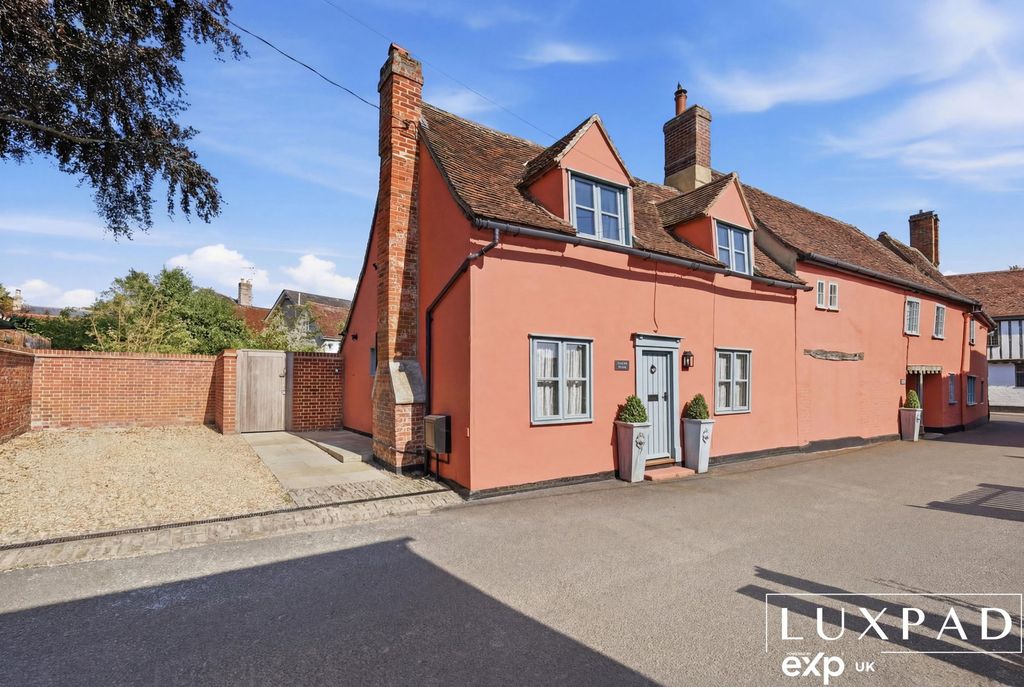 Property photo 2 of 77
