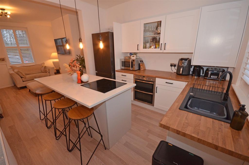 Property photo 3 of 23 01B.Jpg