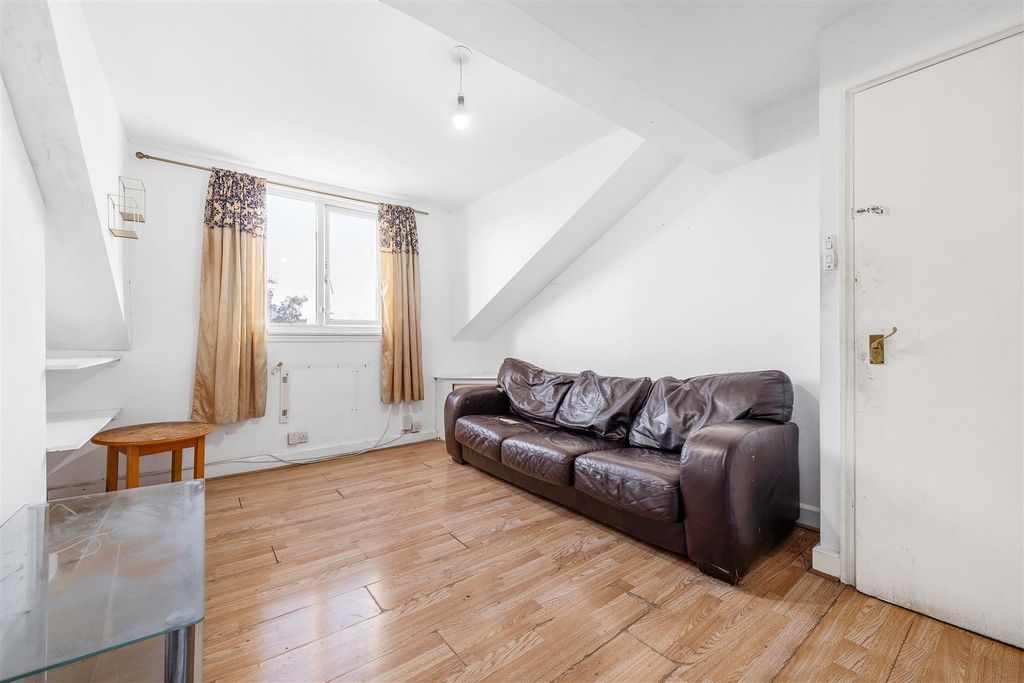 Property photo 1 of 8 High Street-3.Jpg