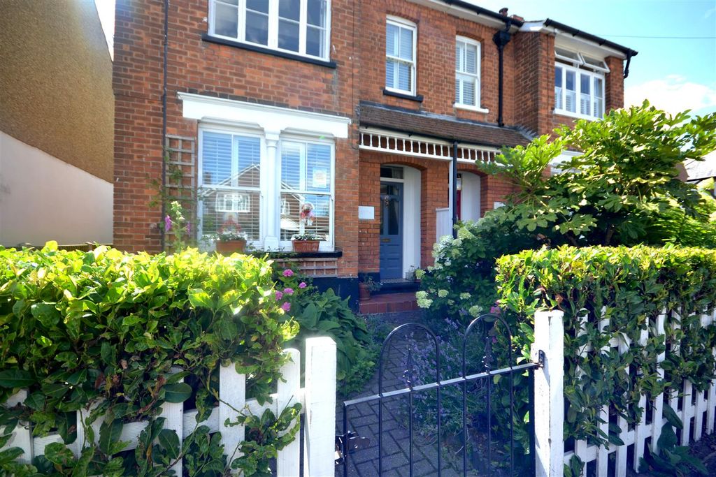 Property photo 2 of 16