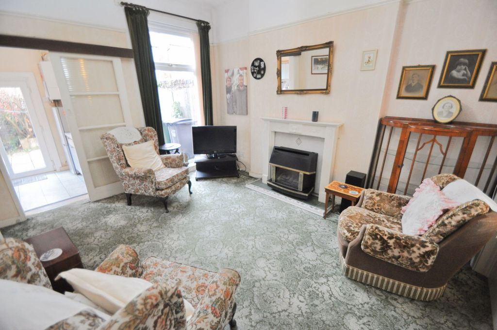 Property photo 2 of 38