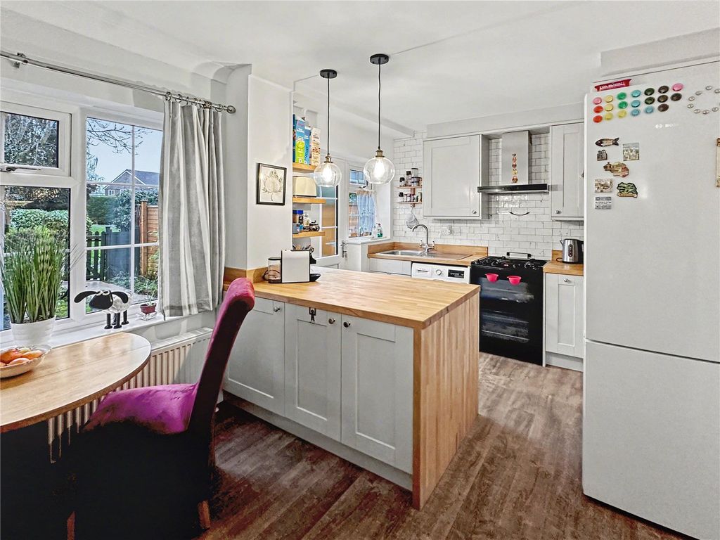 Property photo 2 of 18 Picture No. 11