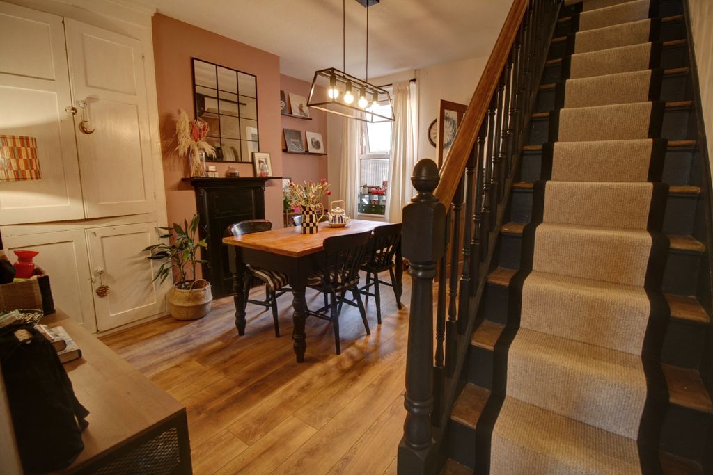Property photo 2 of 14 96Sm3