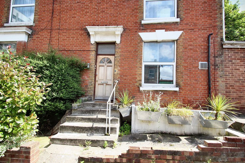 Property photo 1 of 5