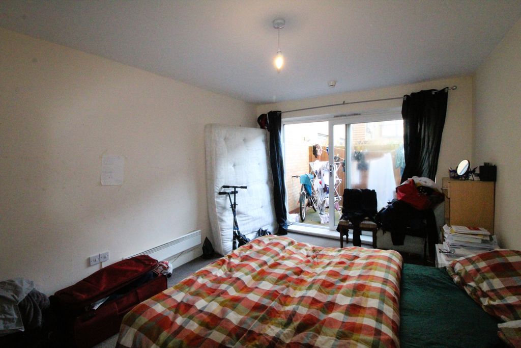Property photo 3 of 10 Bedroom 1