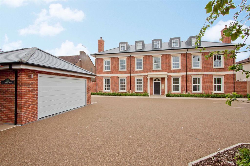 Property photo 1 of 13 External