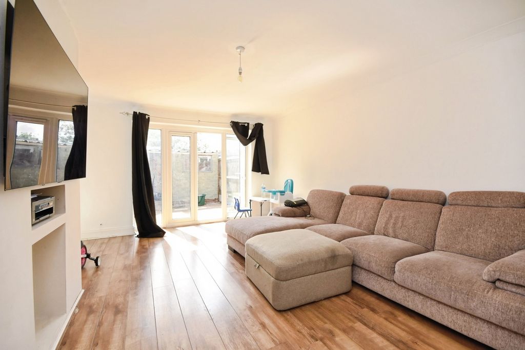 Property photo 2 of 17 Pbox-Img.Jpg