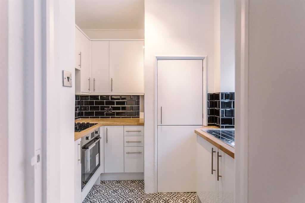 Property photo 3 of 10 1920Px_Oo_Knollys House_Davies Davies_13.Jpg