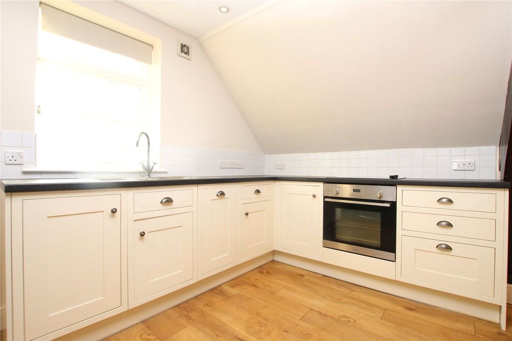 Property photo 2 of 7 Kitchen