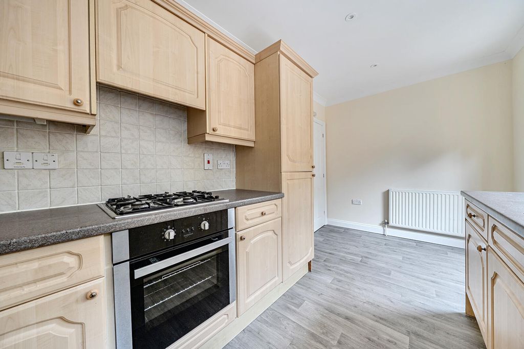 Property photo 3 of 16 Kitchen