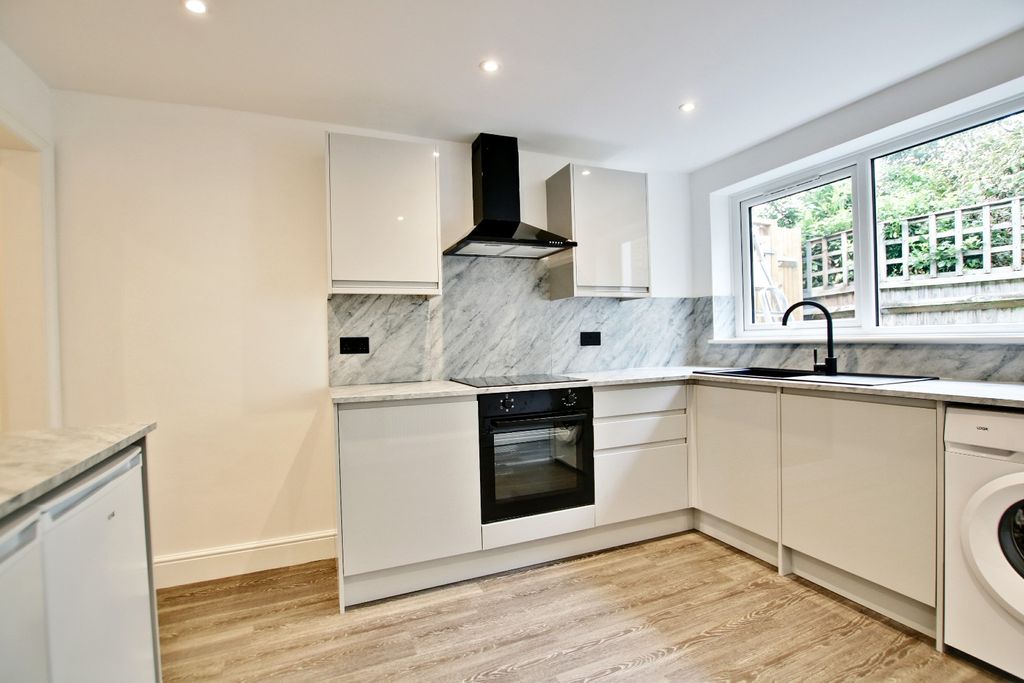 Property photo 2 of 9 2732981
