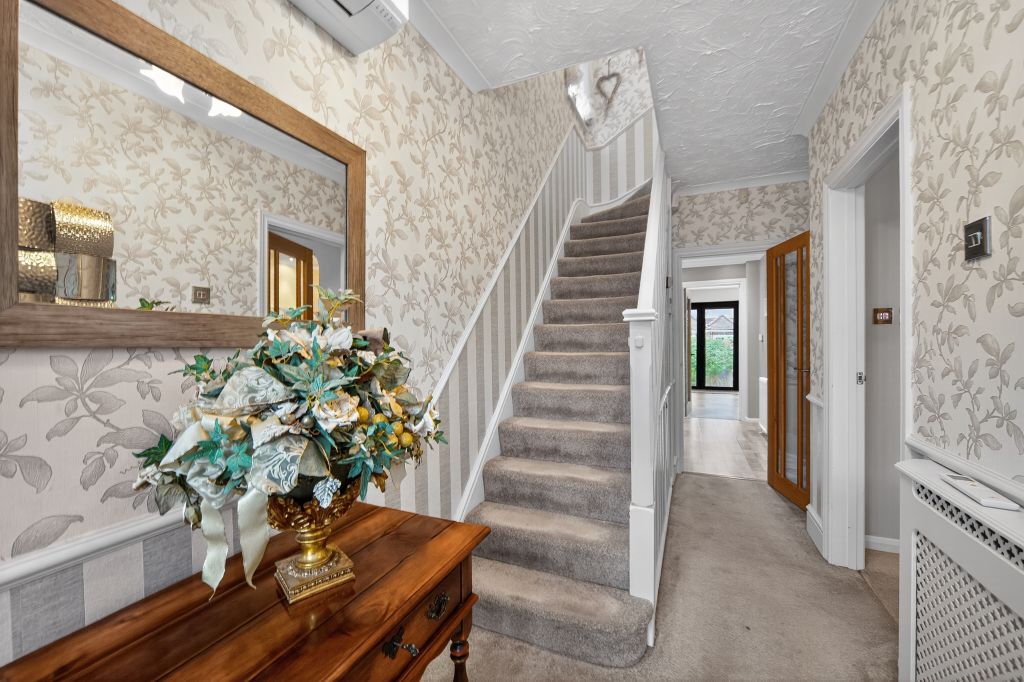 Property photo 2 of 26