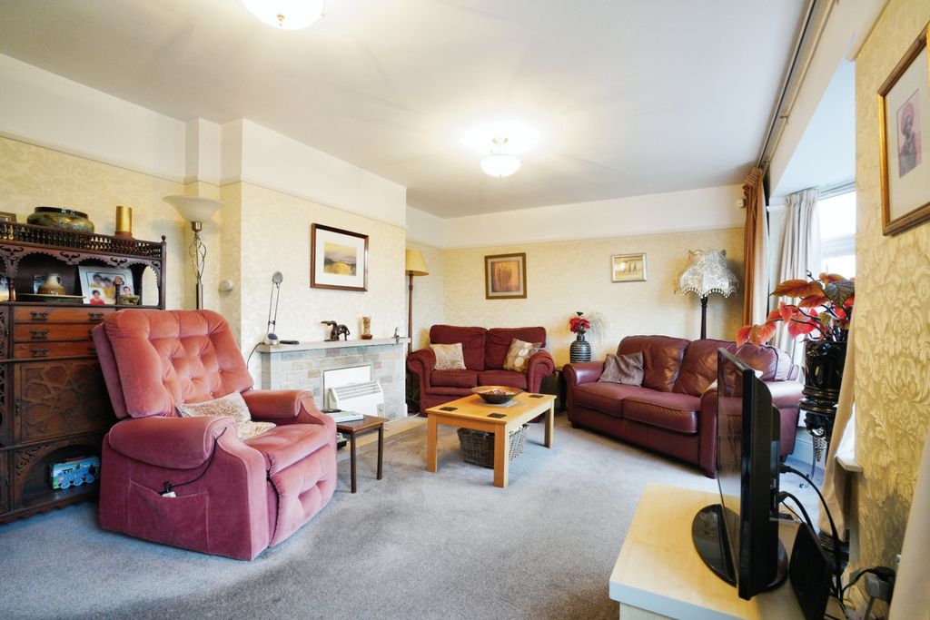 Property photo 2 of 17 Photography