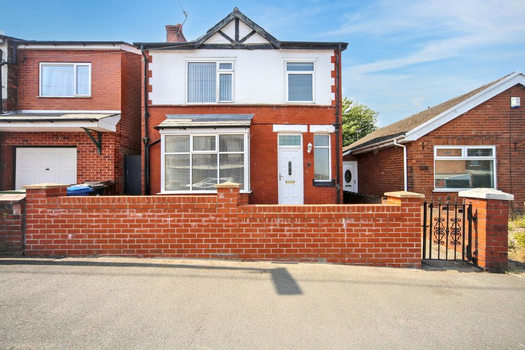 Property photo 1 of 18