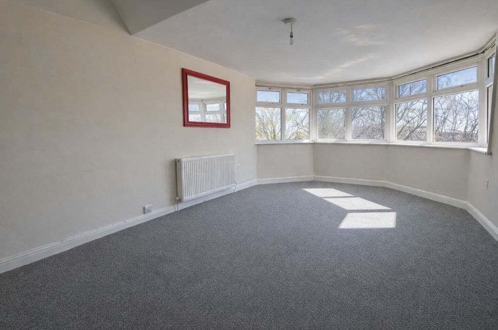 Property photo 2 of 6 Photo 5