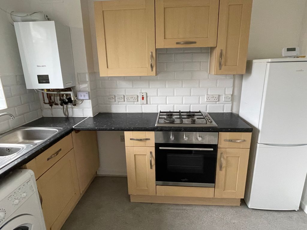 Property photo 3 of 5 Kitchen