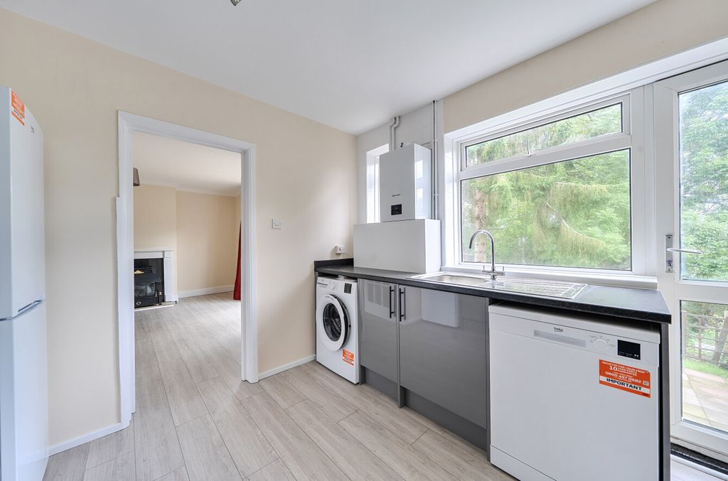 Property photo 3 of 16 1471241-29-6A1Ec3...