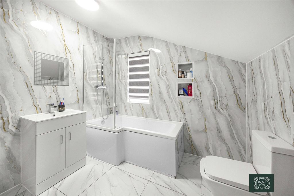 Property photo 3 of 14 Bathroom