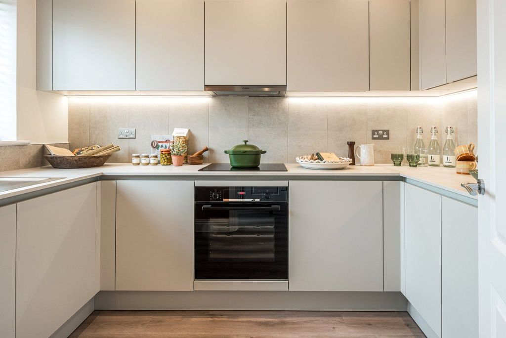 Property photo 3 of 12 Kitchen