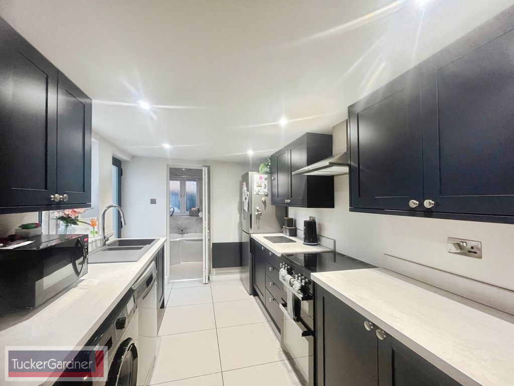 Property photo 2 of 21