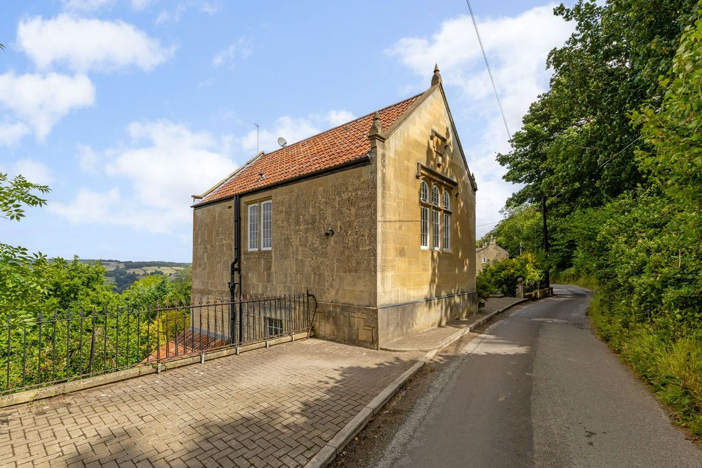 Property photo 1 of 12