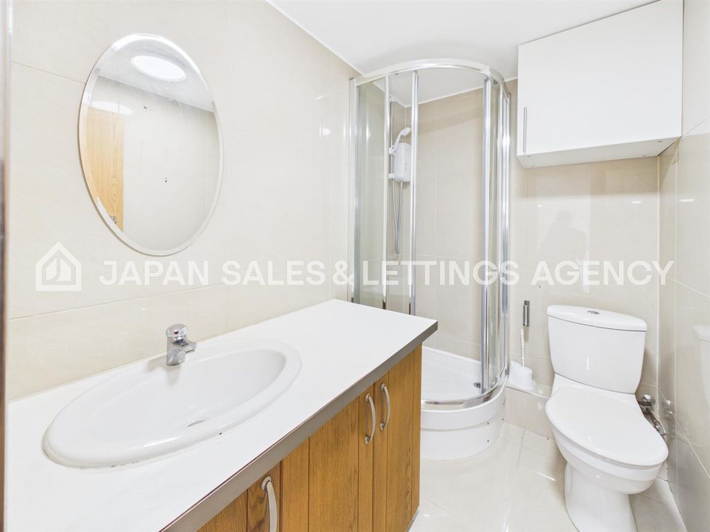 Property photo 3 of 4 Cam04401G0-Pr0152-Still012.Jpg