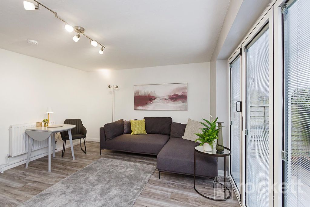 Property photo 2 of 33 05_Castleview_Gwi_95