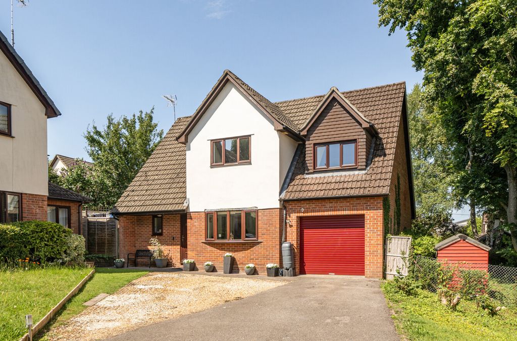 Property photo 1 of 17 1481108-1-6A35599...
