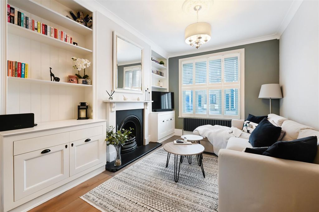 Property photo 1 of 12 Haydons Road, 21 (2).Jpg