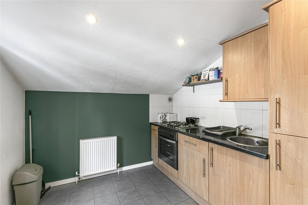 Property photo 2 of 12 Kitchen
