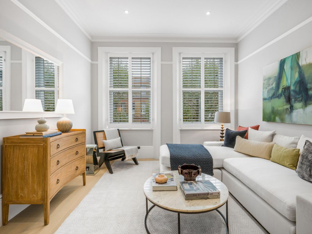 Property photo 2 of 18