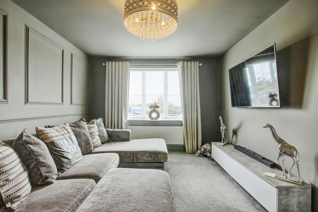 Property photo 3 of 19 Pbox-Img.Jpg