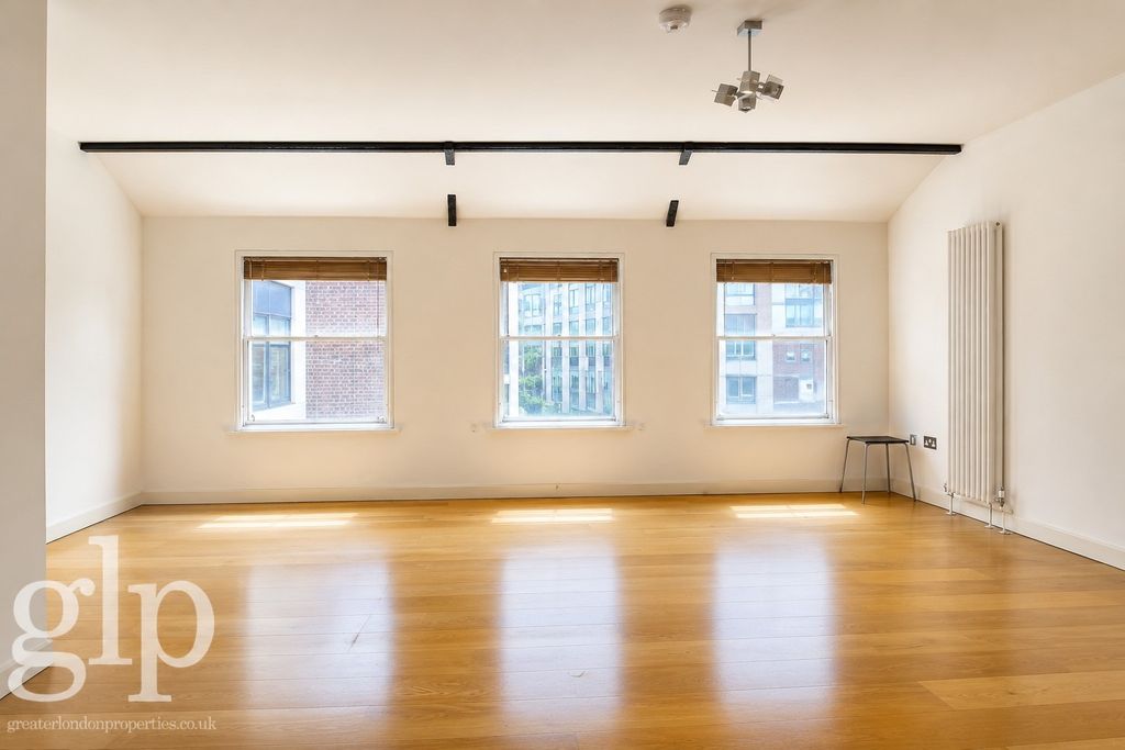 Property photo 1 of 10 958270