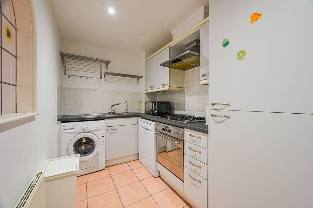 Property photo 3 of 16