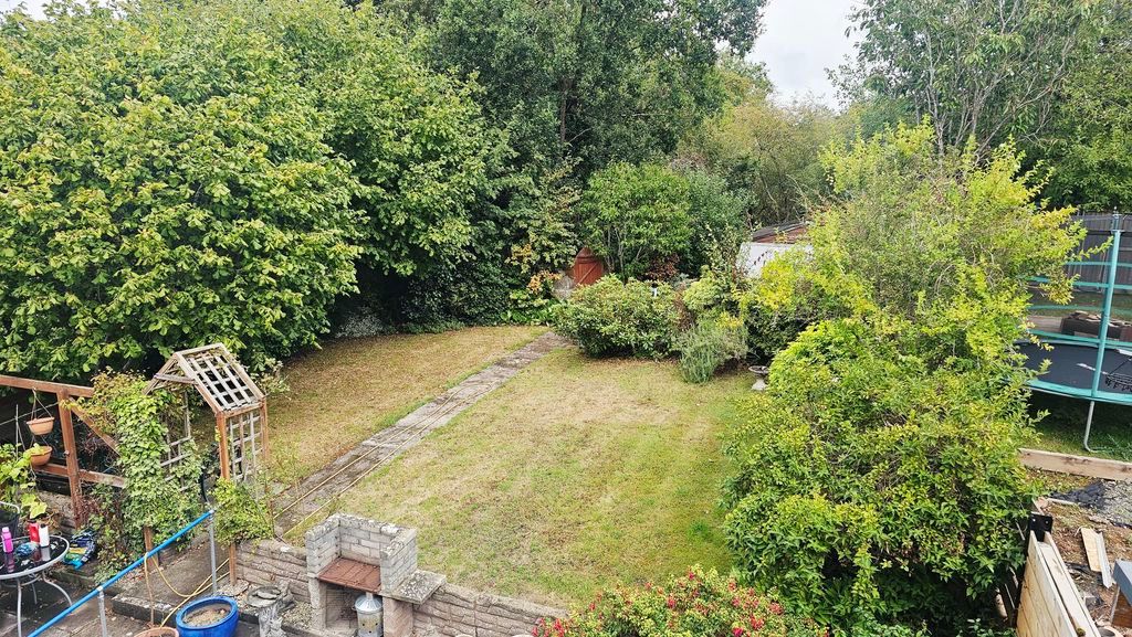Property photo 2 of 24 Photo 35