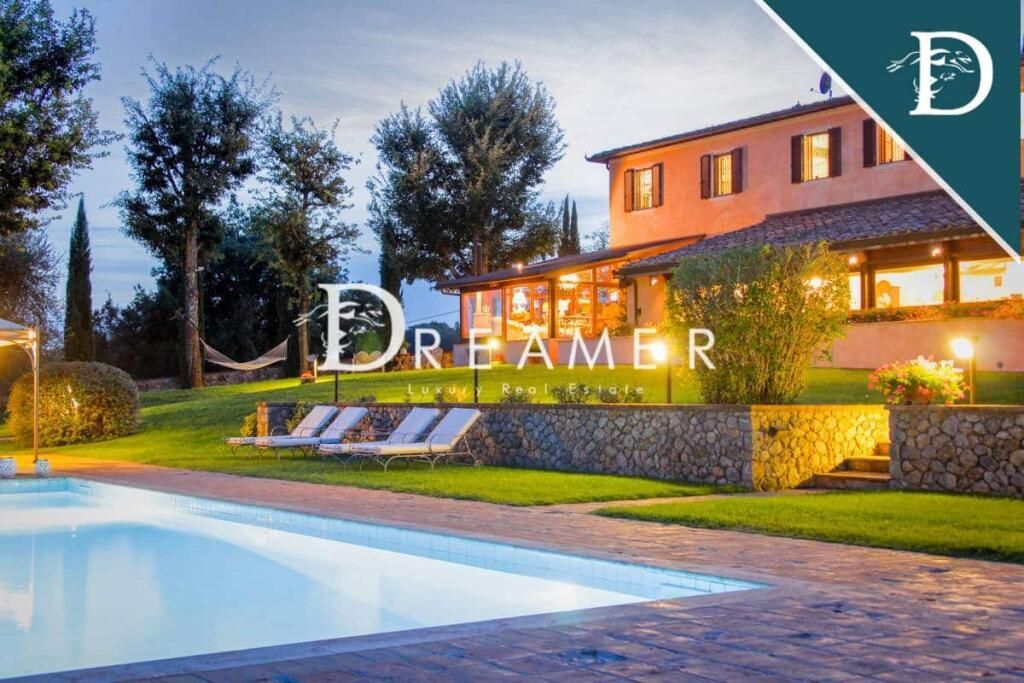 Property photo 2 of 54