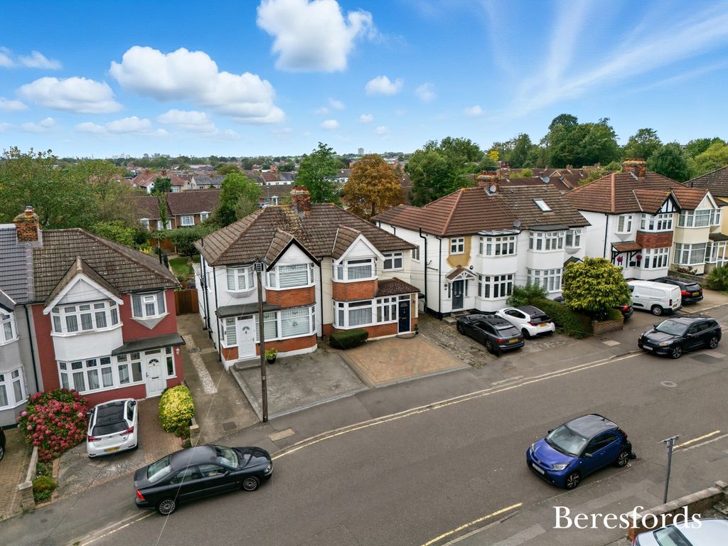 Property photo 3 of 23 Picture No. 04