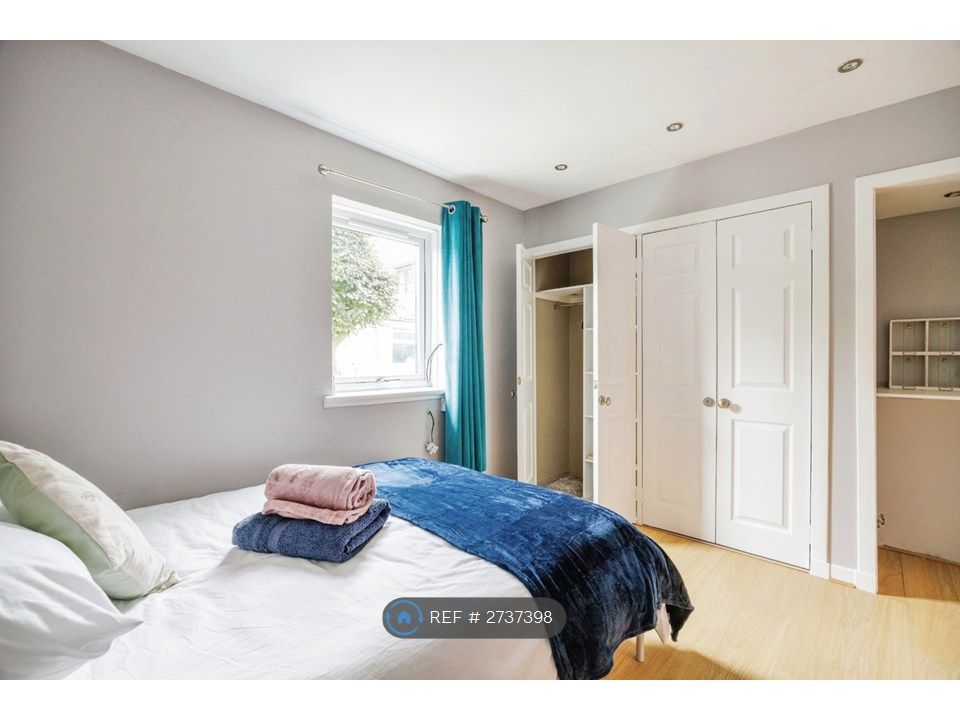 Property photo 2 of 6 Double Bedroom