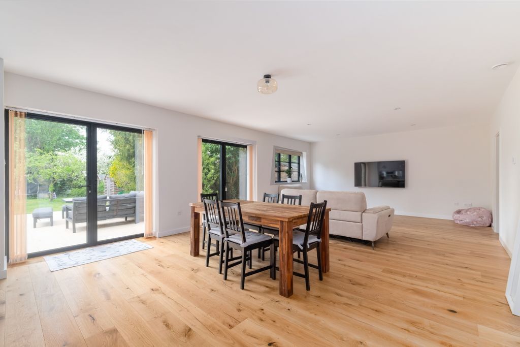 Additional image 5 of 4 bed flat to rentElmstead Glade, Chislehurst BR7