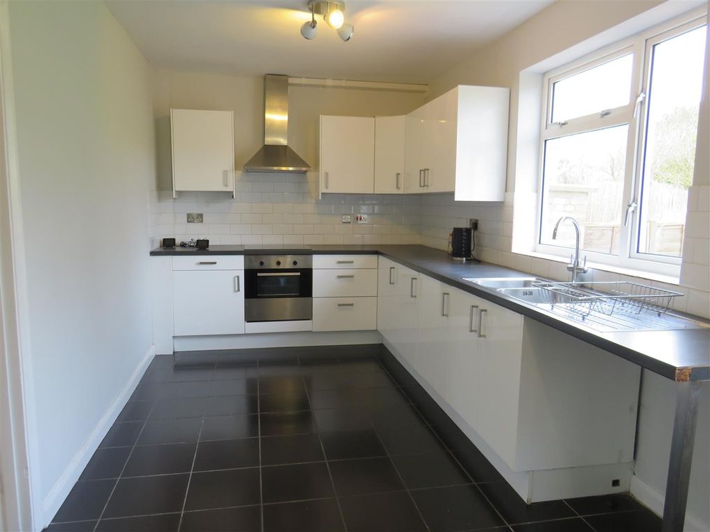 Property photo 2 of 15 Kitchen/Breakfast Room
