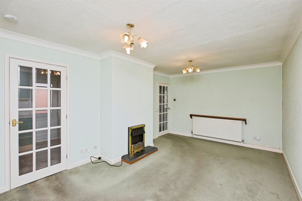 Property photo 2 of 20