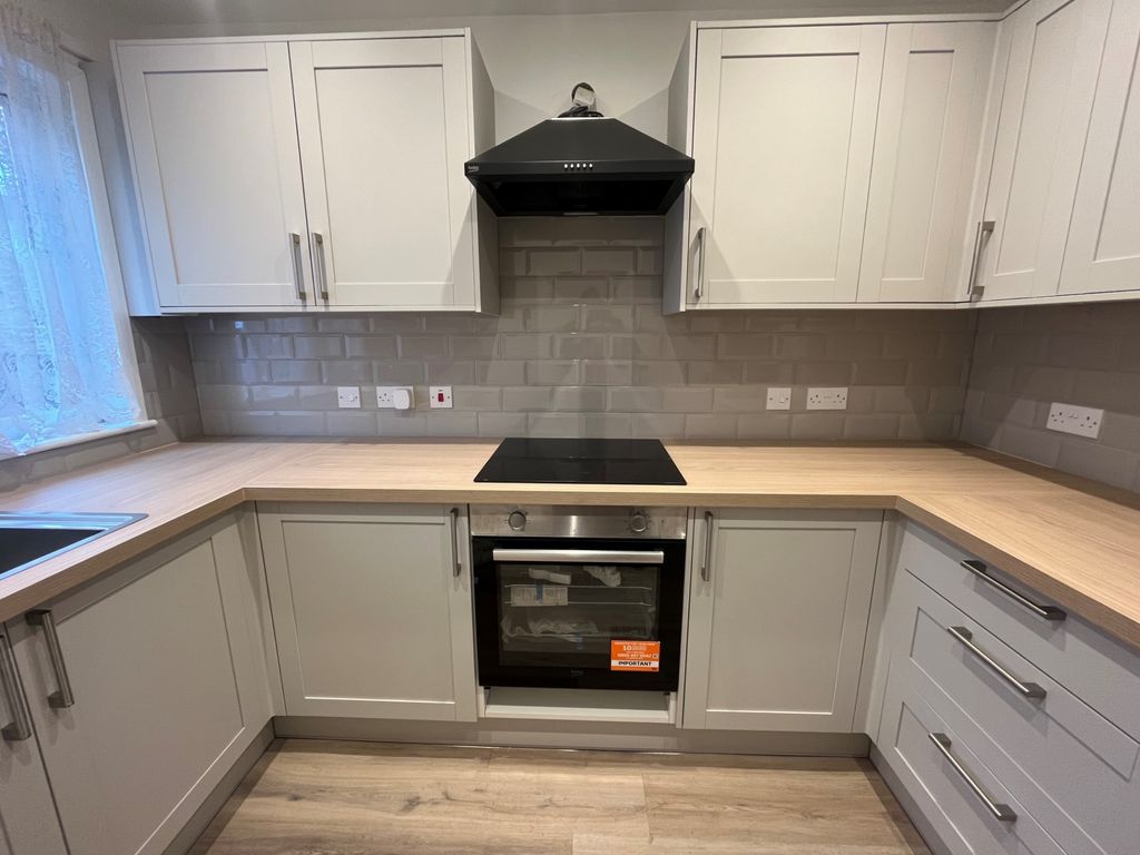 Property photo 3 of 20 Photo 16