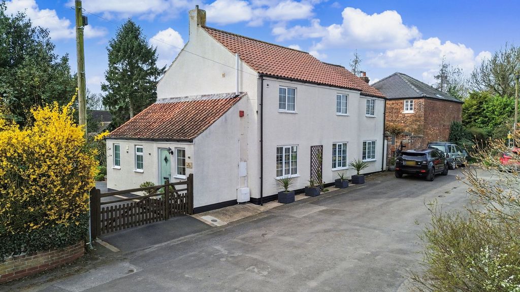 Property photo 2 of 49