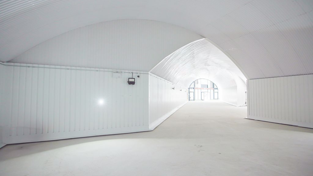 Property photo 1 of 4 An Empty Arch With White Lining