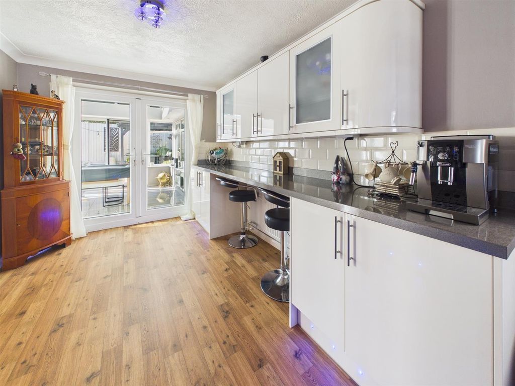 Additional image 4 of 4 bed detached house for salePhyllis Avenue, Peacehaven BN10
