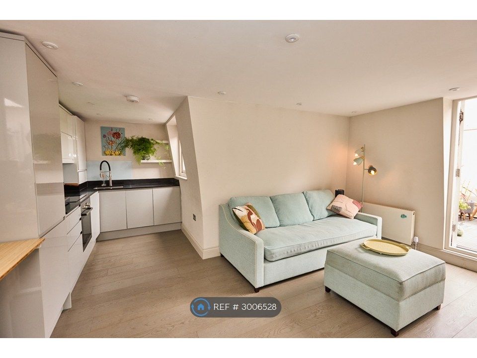 Property photo 2 of 12 Living Area / Kitchen