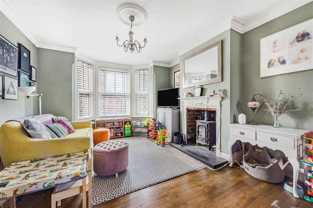 Property photo 2 of 20