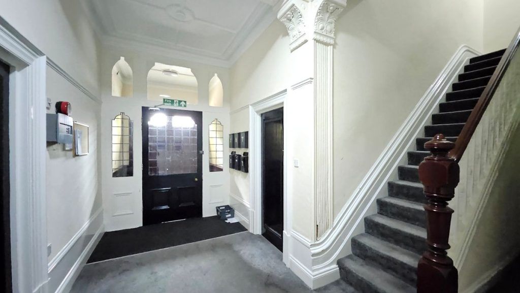 Property photo 2 of 19 3