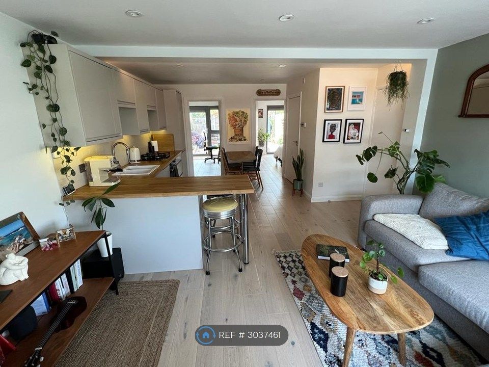 Property photo 1 of 16 Spacious Living Room Kitchen