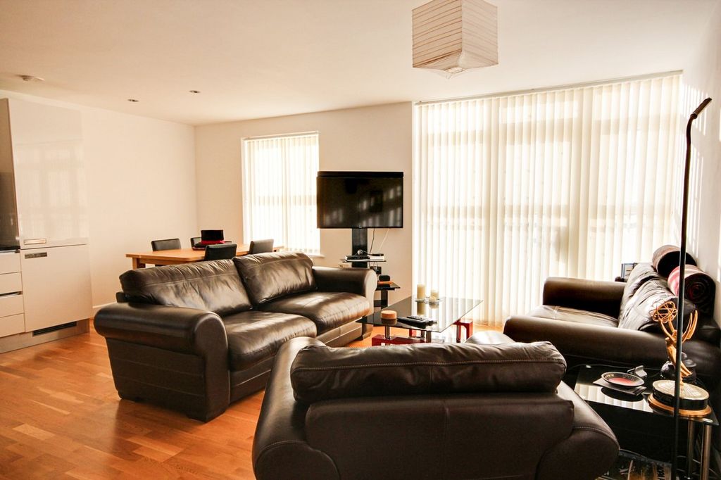 Property photo 2 of 6